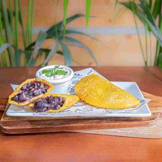 Empanada de Caraotas