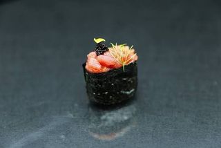 160. Gunkan spicy tonno 2 pezzi