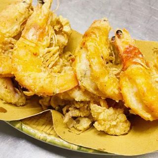 S41/S42 Gamberetti e calamari fritti con sale e pepe