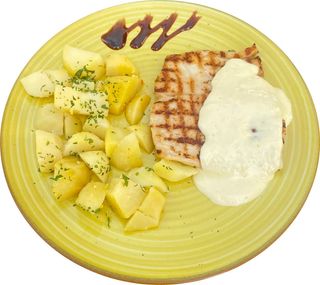 File de salau cu sos de lamaie si cartofi natur