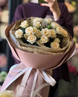 Buchet 19 trandafiri crem premium