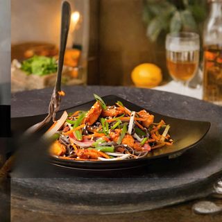 Соба з куркою і овочами (380г)