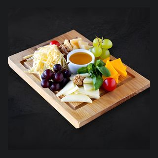 Асорті східних сирів (300г)