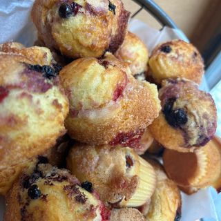 Magdalena pequeña frutos rojos