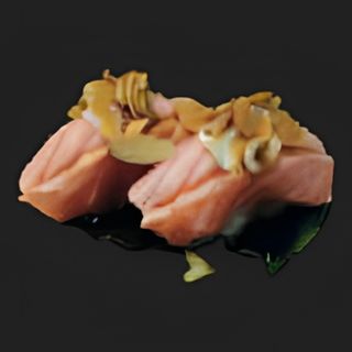 302 nigiri salmone flambe