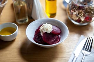 Cékla saláta tormával/Salată de sfeclă cu hrean