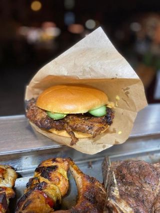 Burger z karczkiem