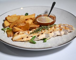 Куряче філе на грилі (150/150/50г)