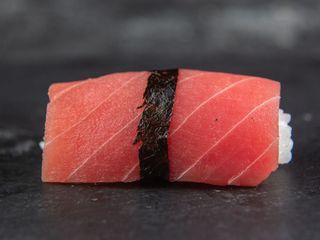 Нігірі з тунцем (35g)
