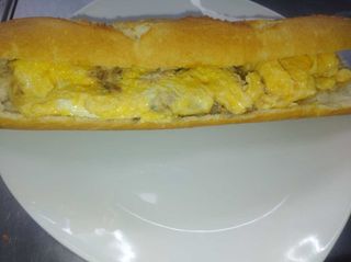 Bocadillo Tortilla con Atún