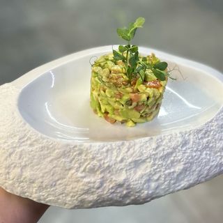 Tartar de Avocado & Rosii 