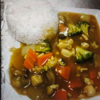 Arroz Blanco Pollo Con Verduras Salsa Picante