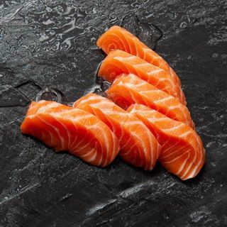 Sashimi de salmón (6 piezas)