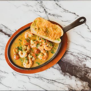 Creveți în sos de rodie