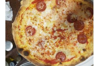 Pizza al salamino
