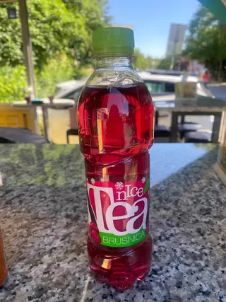 Ledeni čaj brusnica