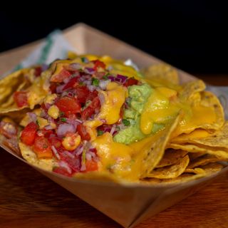 Nachos Con Guacamole