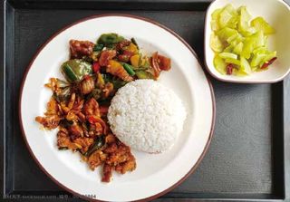 52. Pancetta saltata piccante con riso