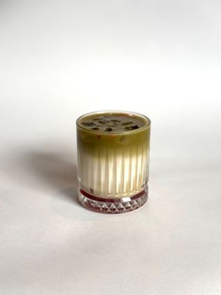 Малиновая матча на овсяном молоке