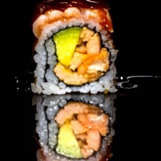 188. Salmón Cocido Aguacate. Cooked Salmon Avocado 8pcs