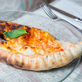  Calzoni mozzarella e sugo