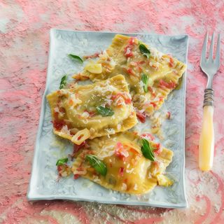 Ravioli Di Burrata E Pomodorini