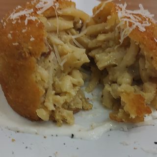 Frittatina cacio e pepe