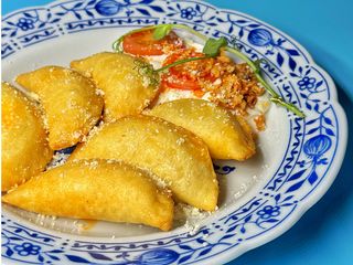 Вареники з моцарелою (200g)