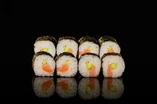 Хосомаки Пушена сьомга и краствица (8бр)