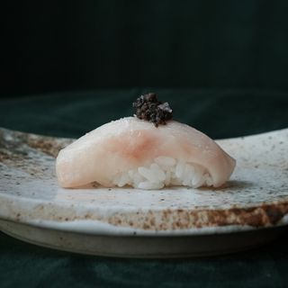 Nigiri De Pez Mantequilla Con Trufa (2Uds.)