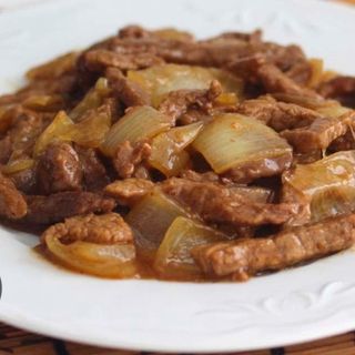 Ternera Con Cebolla