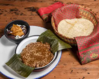 Carrillada De Mole