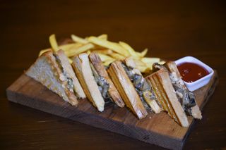 სოკოსა და ბეკონის სენდვიჩი