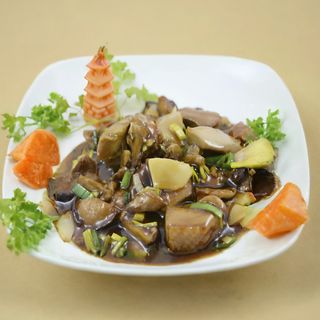 Pato Con Bambú Y Setas