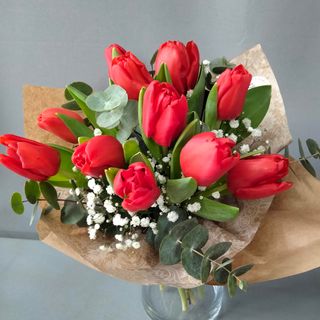 Ramo tulipanes rojos