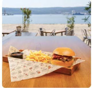 Класически Чийзбургер (400г - 2бр) + Кока Кола кен (2бр)