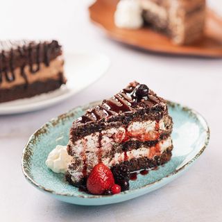 Chocolate & Blueberries Cake