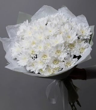 Букет з білої хризантеми