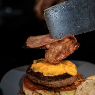 Burger Con Queso Y Bacón