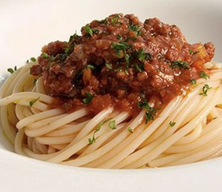 Plato de pasta boloñesa