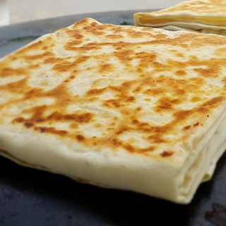 Gozleme cu branza si mozzarella
