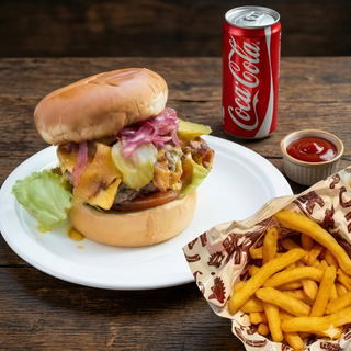 Bacon Cheese Burger menu con patatine e bevanda a scelta