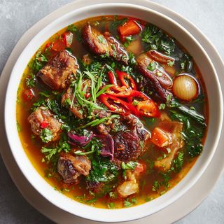 Zupa pho z wołowiną smażoną