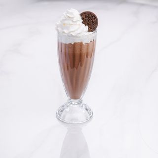 Oreo cookies milkshake