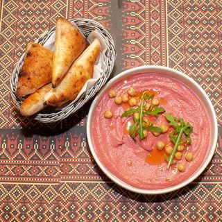 Hummus  bosiljak