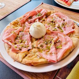 Focaccia Mortaza 32cm.