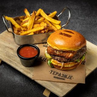 Crispy Truffle Burger + pomfrit