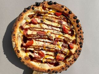 ПІЦА З КУРКОЮ ТА СОУСОМ ТЕРІЯКІ (670g)