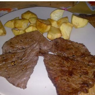 Bistec de Ternera con Guarnicion 