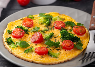 Omlet sa šunkom i kačkavaljem